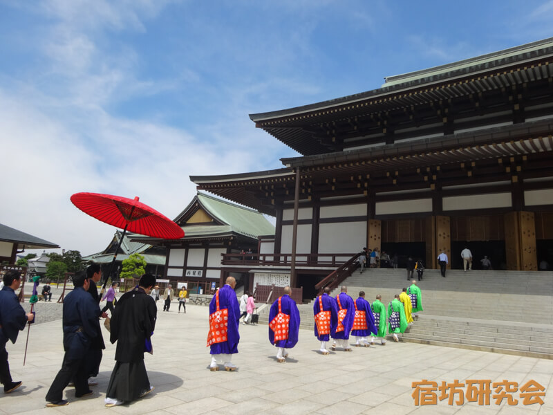 成田山新勝寺の境内