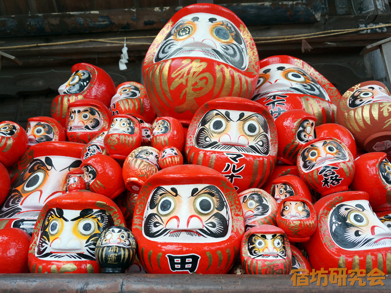 達磨寺のだるまたち