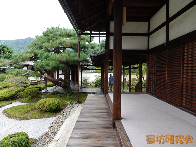 鹿王院の建物