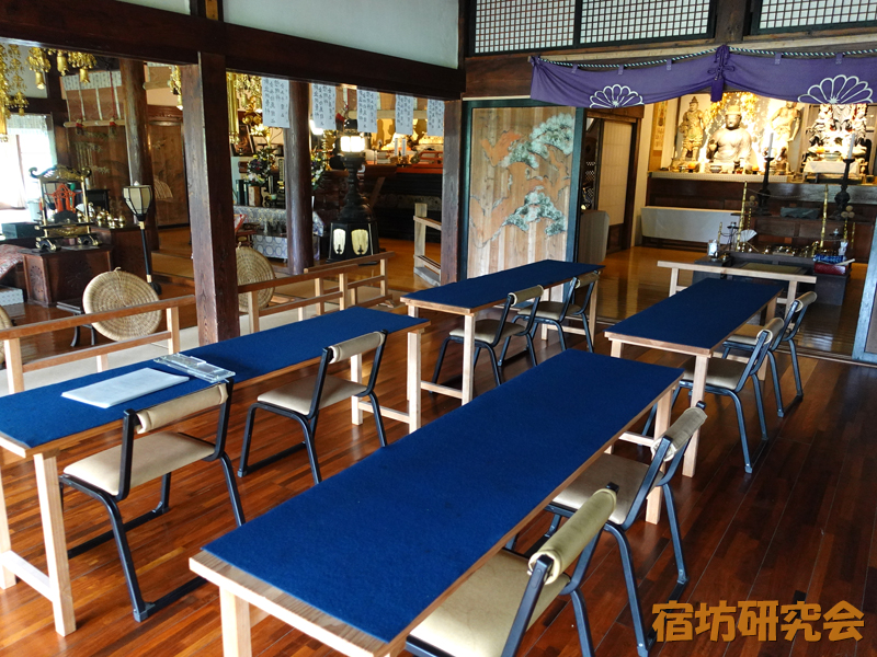 長福寺の本堂内