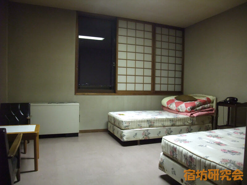 青少年文化研修道場の客室（洋室）