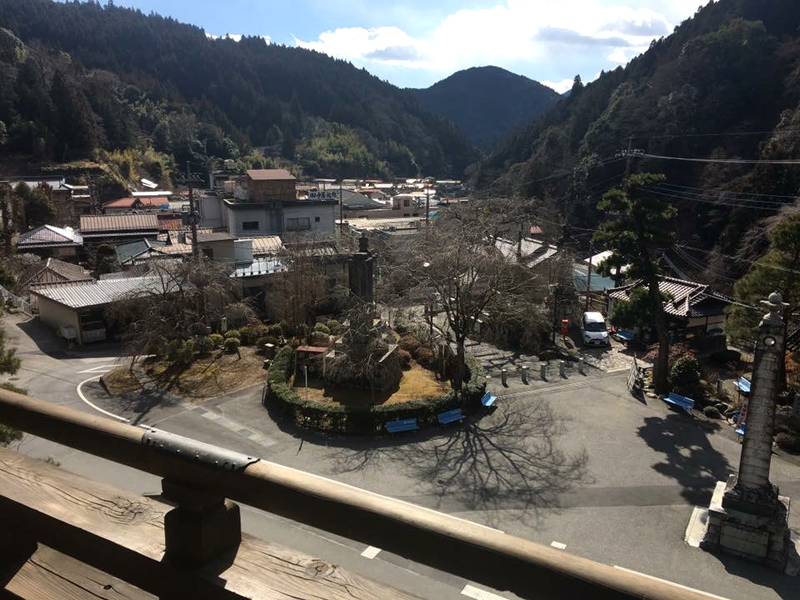 身延山久遠寺の三門楼上からの眺め