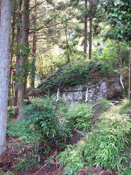 身延山の採石場跡