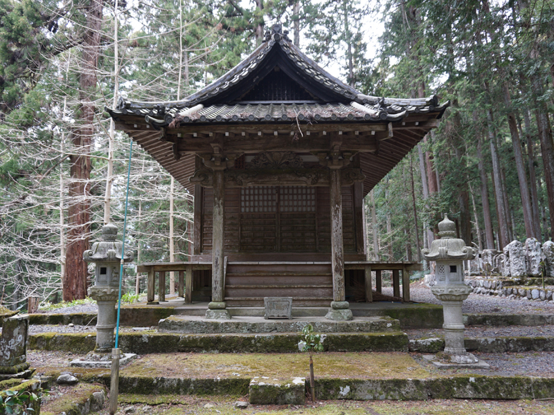 身延山の莚師堂
