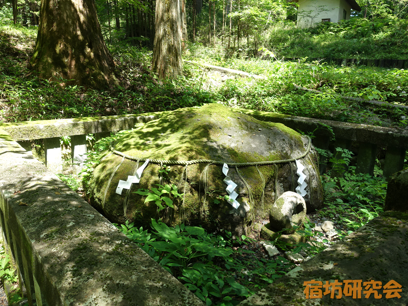 滝尾神社の子種石