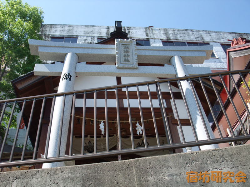 澳津神社の拝殿