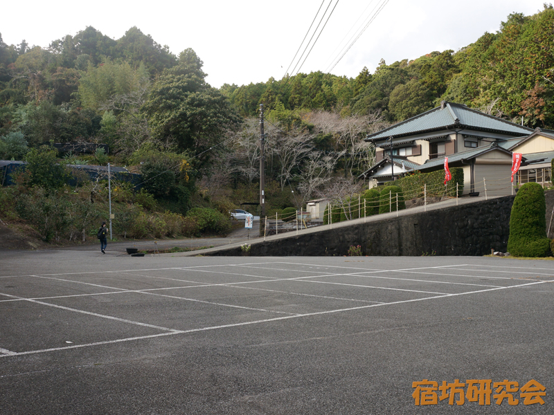 真野寺の駐車場