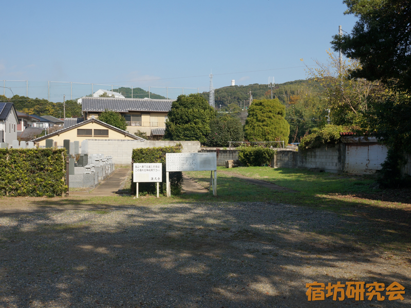 蓮久寺の駐車場