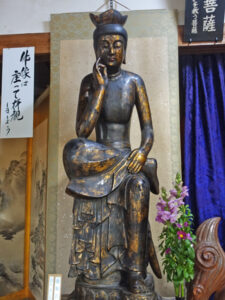 山口・瑠璃光寺の弥勒菩薩