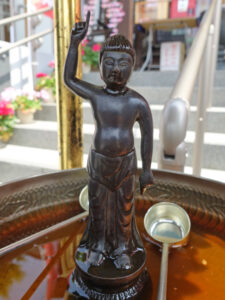 東京・厳定院の誕生仏