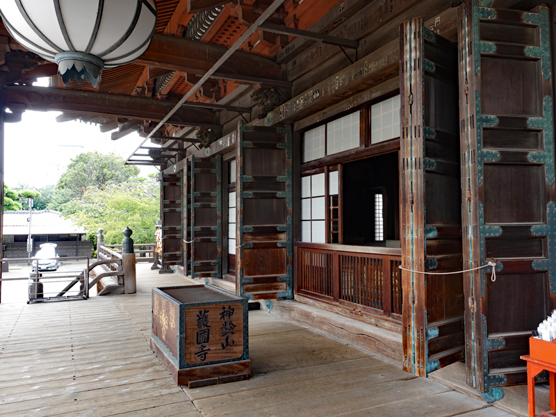 護国寺の本堂（観音堂）