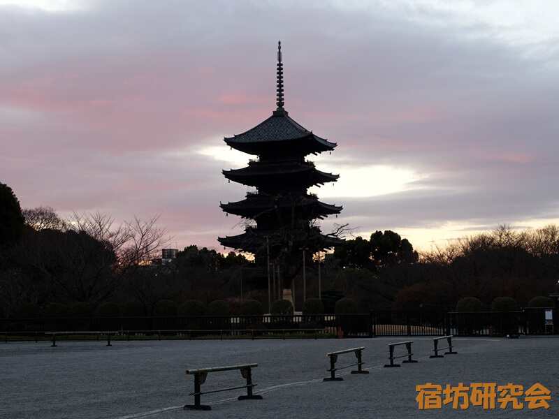 東寺（教王護国寺）の五重塔（朝）