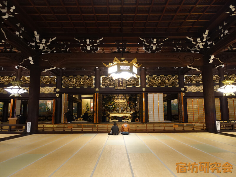 東本願寺の御影堂内